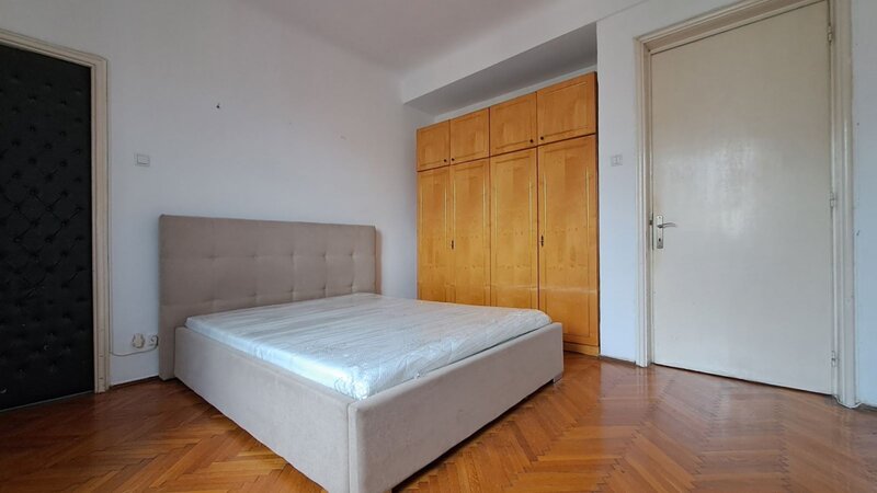 Carol I Apartament elegant cu proportii generoase si potential de redefinire